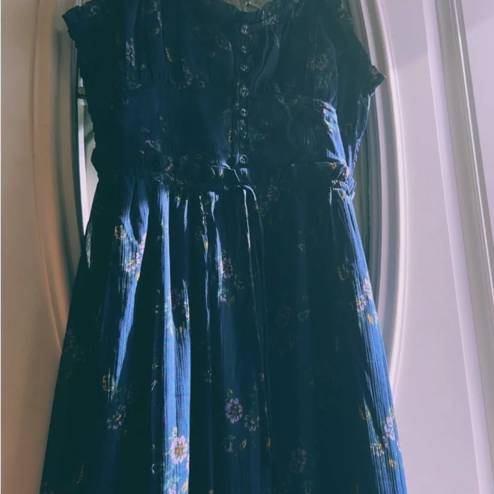 Patrons of Peace Navy Dress with Floral Patterns - Picture 2 of 9